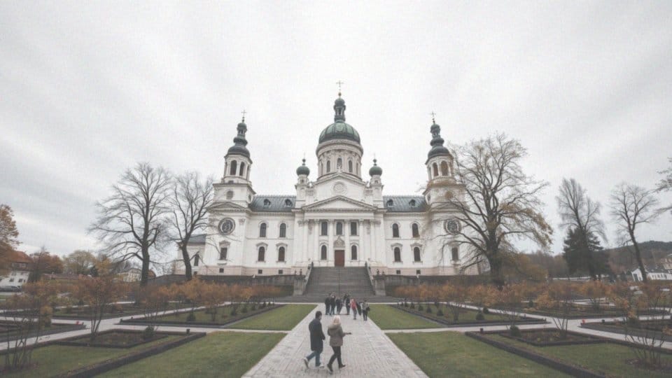 Jakie znaczenie ma Klasztor na Jasnej Górze dla turystów?
